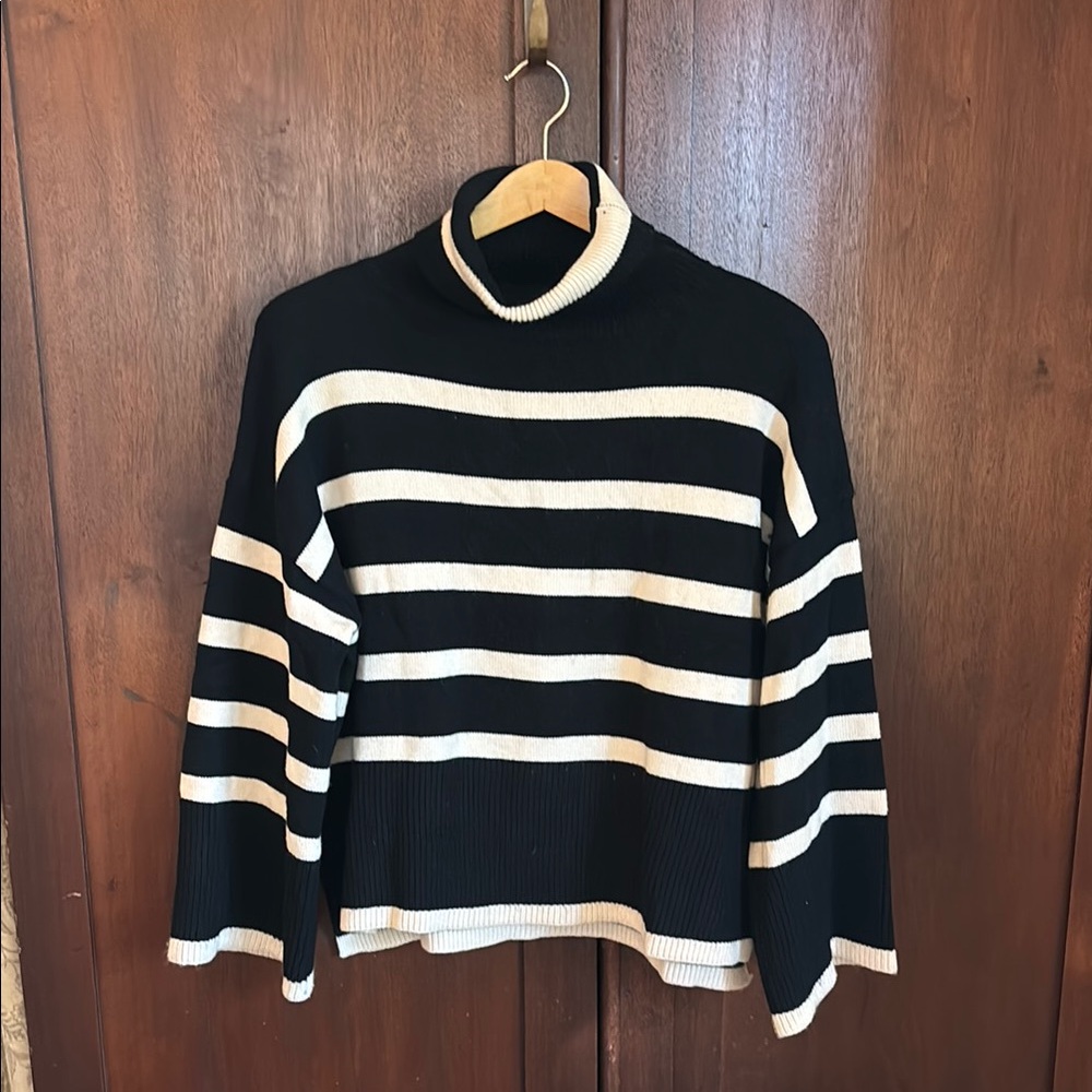 Striped Black and White Women's Sweater